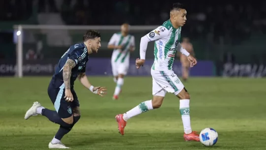 Jugada Antigua GFC contra Seattle
