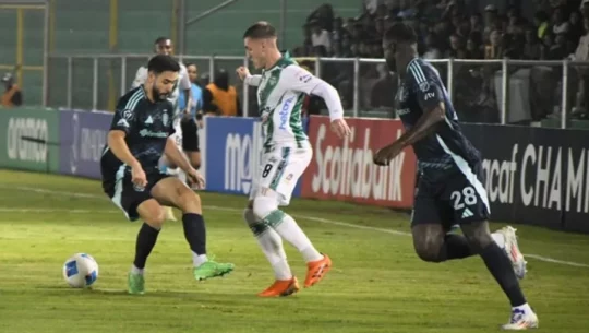 Jugada entre Antigua GFC y Seattle