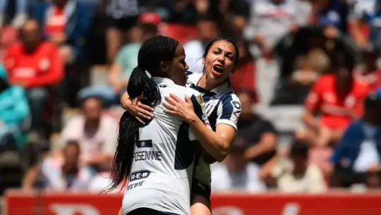 Celebración Ana Lucía Martínez contra Toluca