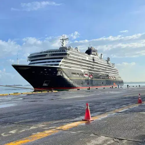 Cruceros internacionales llegaron a Izabal