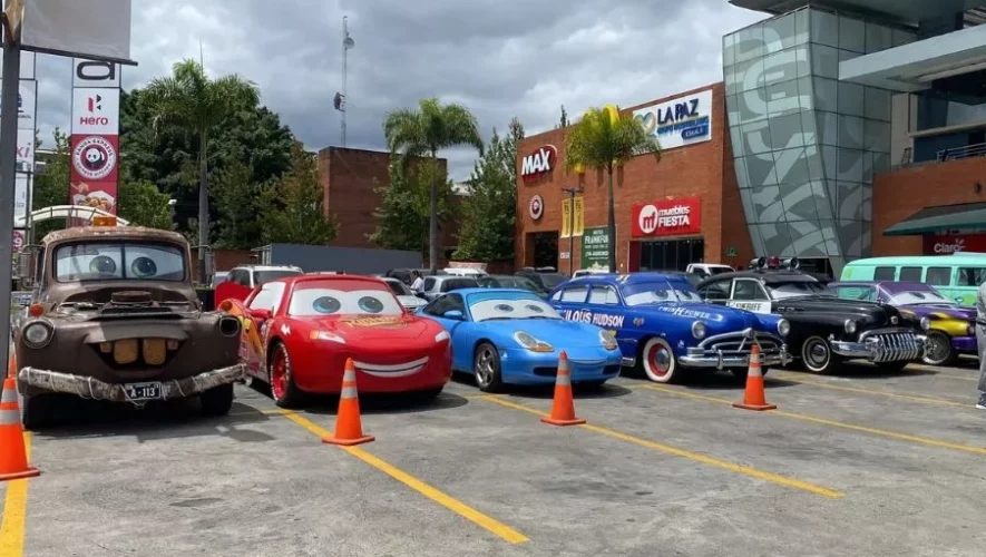 Exhibici&oacute;n Los Juguetes del Parqueo en Guatemala 2025
