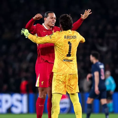 Jugadores de Liverpool celebrando