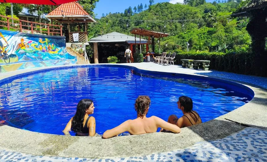 Viñas Hotel Lanquín, un hospedaje con piscina cerca de Semuc Champey