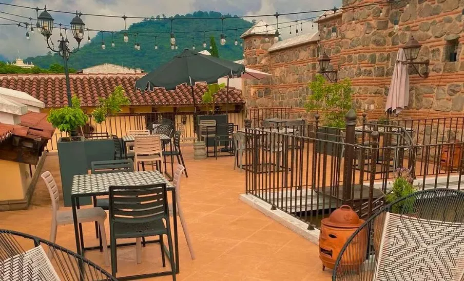 Mestizo Antigua, un hotel con terraza en Antigua Guatemala