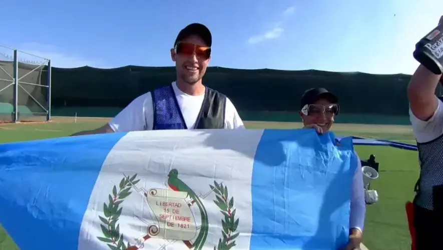 Jean Pierre Brol y Adriana Ruano medalla de plata en Perú 2025