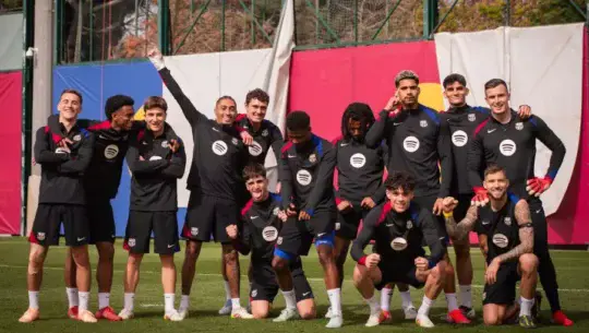 Barcelona en entrenamiento celebrando