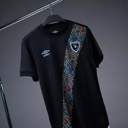 La nueva camisola negra de la Selección Nacional 2025