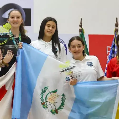 Paula Aldana e Isabella Wer de ráquetbol