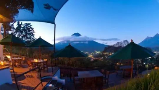 Tenedor del Cerro, restaurante y mirador en Antigua Guatemala