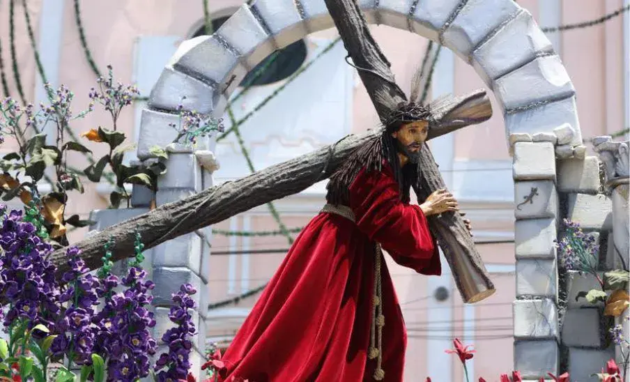 Procesión de Lunes Santo en la Ciudad de Guatemala el 14 de abril 2025