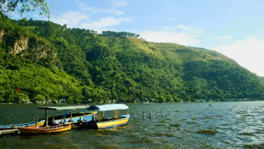 Actividades acuáticas en el Lago de Amatitlán