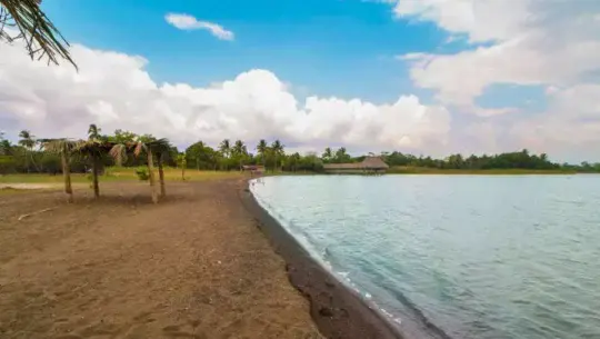 Playa Punta Caimanes