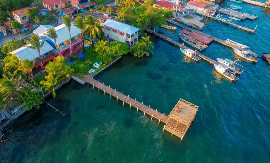Casa Nostra, un hotel tropical en Livingston