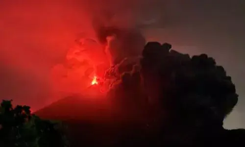 Erupción del volcán de Fuego cierres vehiculares 5 junio 2025