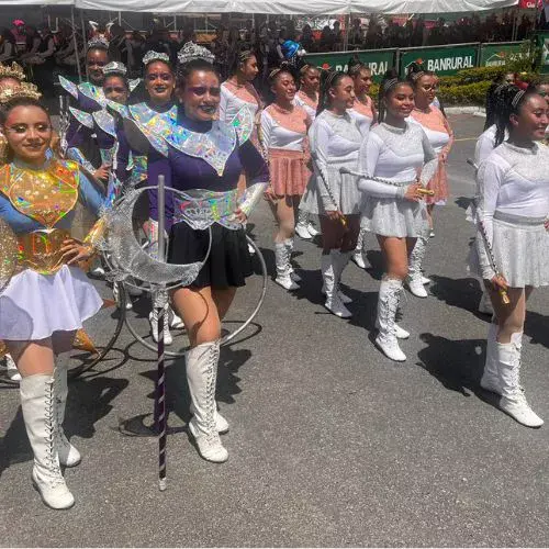 Un Desfile de Bandas en Paseo La Sexta 2025