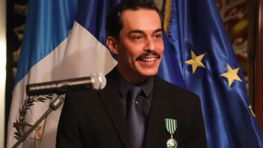 Willy Posadas recibió la Orden de las Artes y las Letras de la República de Francia en 2025