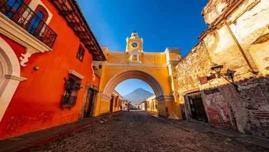 Lugares en la Calle del Arco de Antigua Guatemala