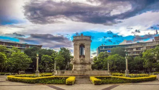 Lugares turísticos en la Zona 9 de la ciudad de Guatemala