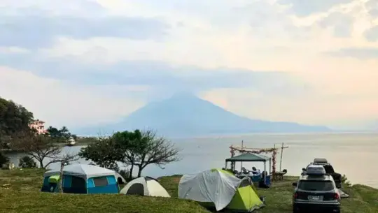 camping en el lago de atitlán