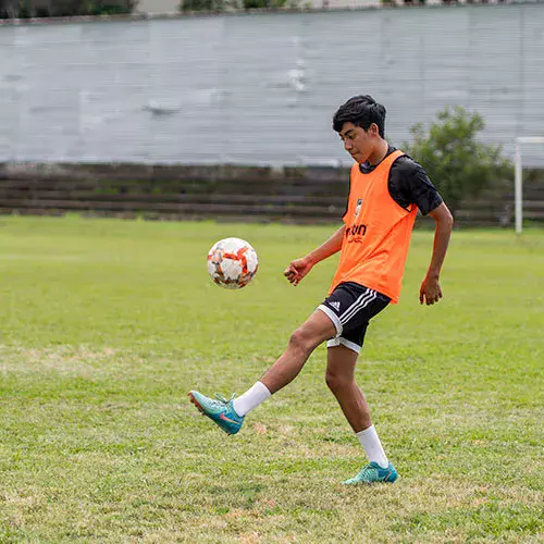 debut del club de fútbol Fundación Bi