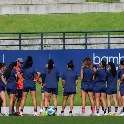 equipo femeino de los rojos
