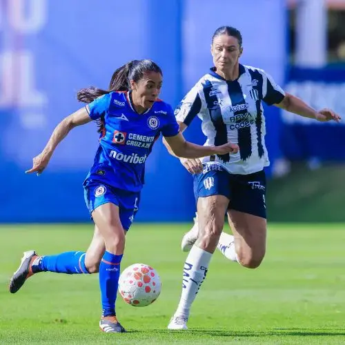 Ana Lucía Martínez con el Cruz Azul