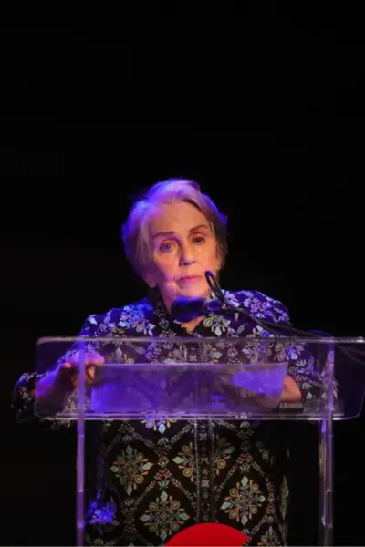 Julia Vela presentado su libro Paabanc