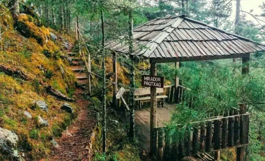 Mirador Puerta del Cielo, sendero natural con vistas panorámicas en Todos Santos Cuchumatán