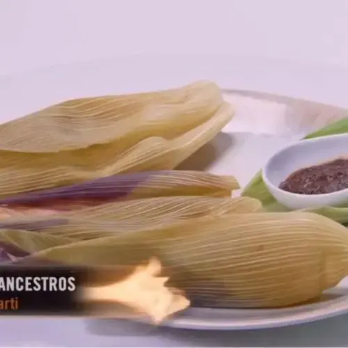 Mis Ancestros, plato de Héctor Sandarti