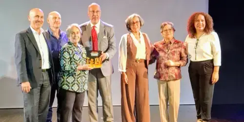 Presentaron el libro de Julia Vela Paabanc en el CCE