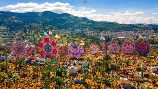 El Festival de Barriletes Gigantes de Santiago Sacatepéquez