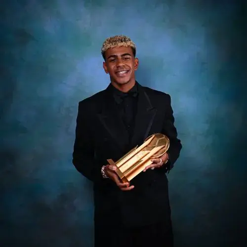 Lamine Yamal mejor jugador joven 2025