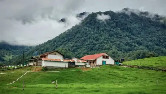 Pueblos rodeados de bosques en Guatemala