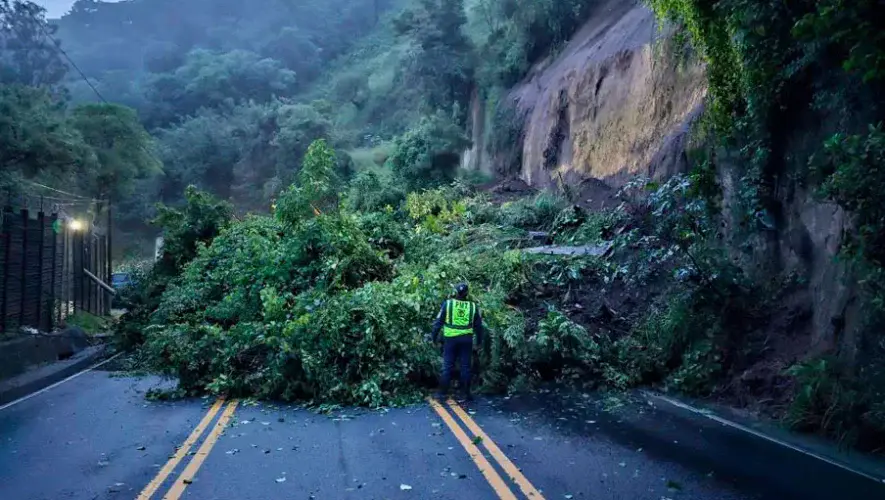Rutas alternas Boca del Monte cierres en la avenida Hincapié por deslave septiembre 2025