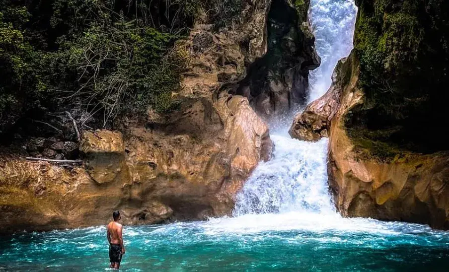 Laguna Encantada, un paraíso de aguas cristalinas en Huehuetenango