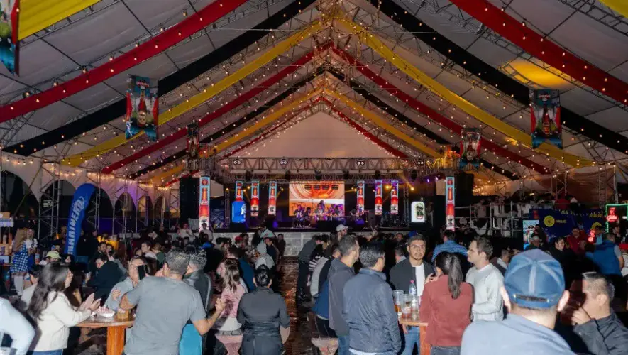 Cervecer&iacute;a Centro Americana sorprende con Oktober Fest 2025 en Ciudad Cayal&aacute;