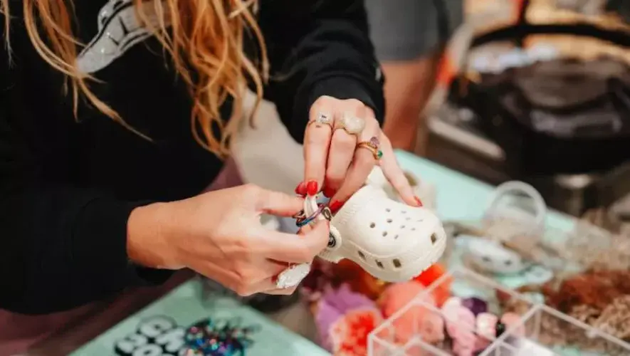 Crocs celebra Croctober en Guatemala