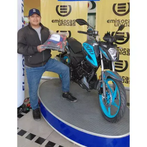 Pablo Pérez Motorista arrastrado por correntada en Carretera a El Salvador apoyo de empresas