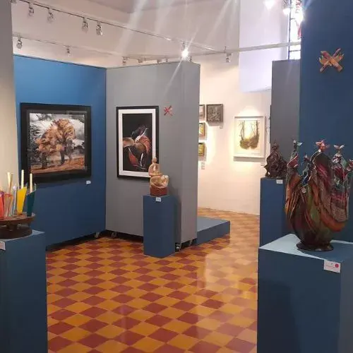 Una Exposición Momentos en Iglesia Santo Domingo 2025