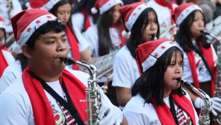 Desfile de Bandas Navide&ntilde;as 2025 en Ciudad de Guatemala