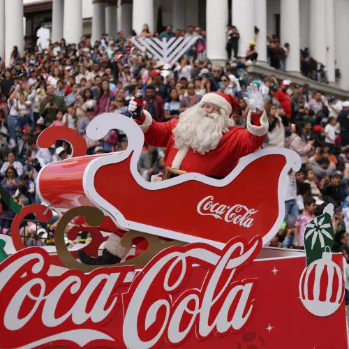Desfile de Globos Gigantes para celebrar la Navidad 2025 en Ciudad Cayalá