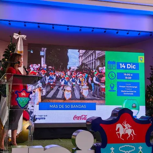 Desfile navideño de bandas 2025 en Ciudad Guatemala