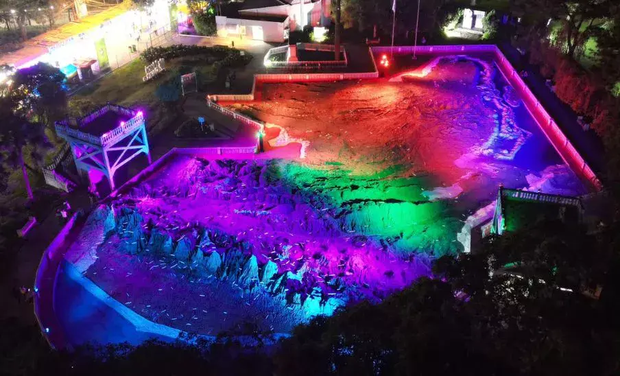 Navidad Encantada en Mapa en Relieve 2025