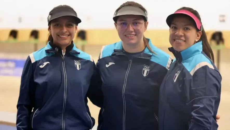 Polymaria Velásquez, Ingrid Vela y Gloria Rivas