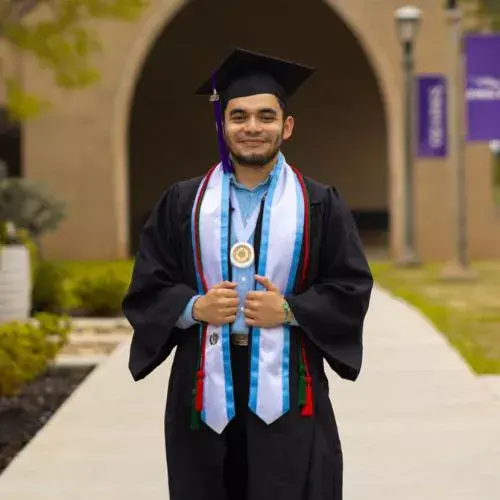 Todo sobre las Becas Walton 2026 para guatemaltecos