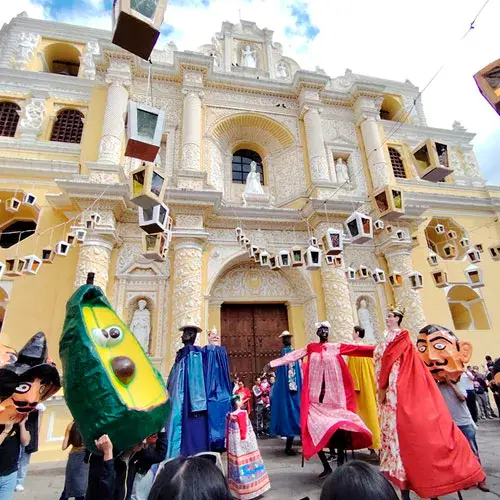 Cabezones y Gigantes Merced Antigua