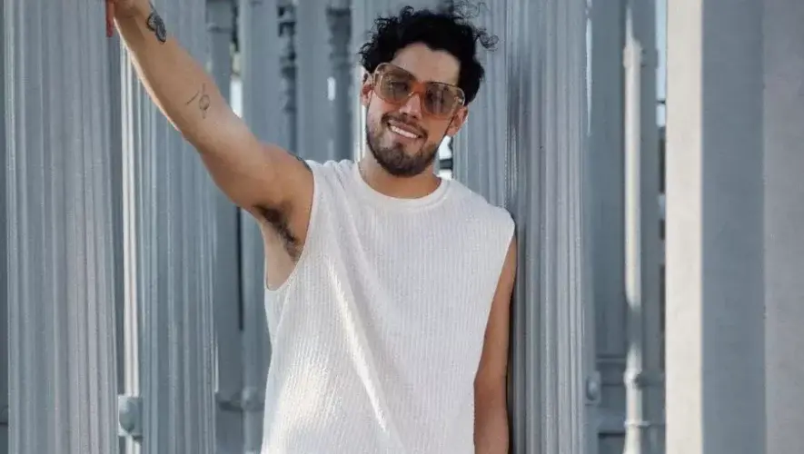 Concierto de Adri&aacute;n Alburez en Guatemala 2025