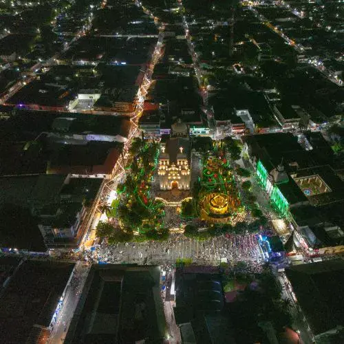 Decoraciones navideñas en Retalhuleu 2025