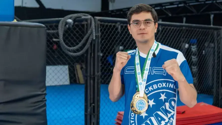 Mundial de Kickboxing 2025 Arturo Armendáriz destacó con la medalla de plata en Abu Dhabi