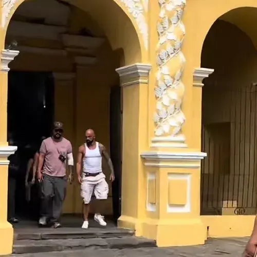 jason momoa en antigua guatemala